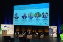 Photo de la scène de l'université d'été du mouvement européen