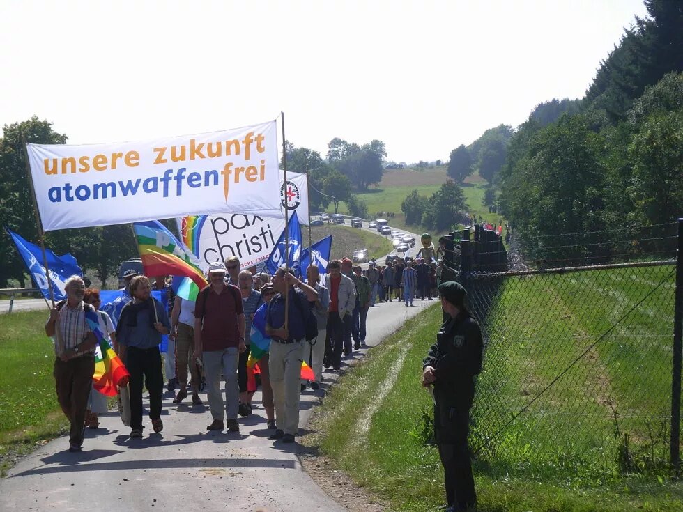 manifestation contre les armes nucélaires manifestation contre les armes nucélaires en août 2008 à Fliegerhorst Büchel, Eifel