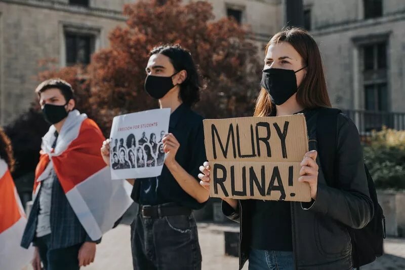 Stanislava Glinnik (à droite), lors d’une manifestation à Varsovie au mois de mai 2021