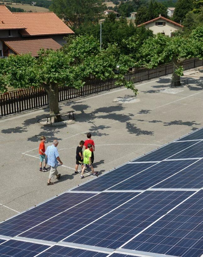 Centrale villageoise de la région de Condrieu, partie installée sur l’école de la commune des Haies