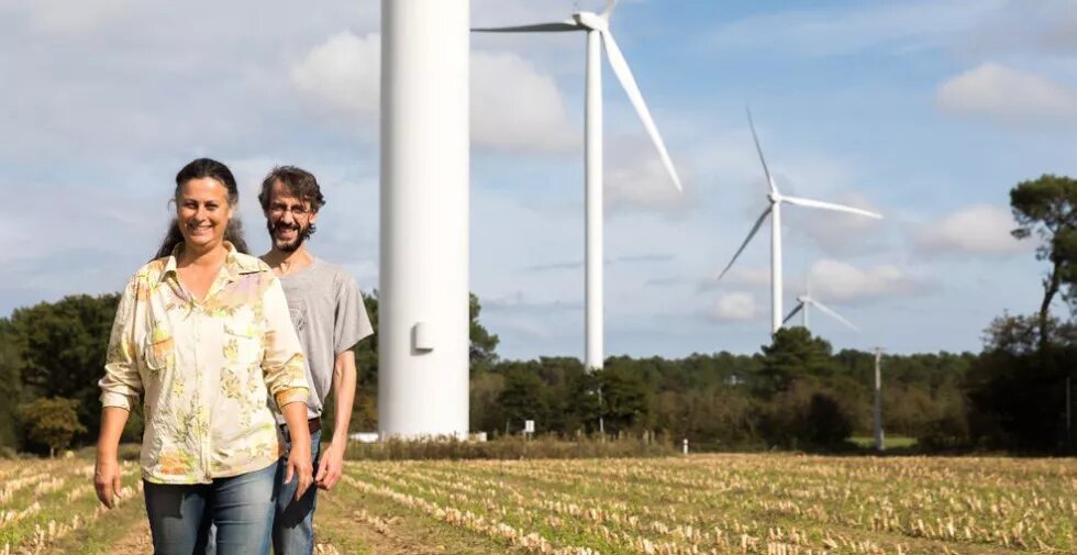 Lancé en 2002, le site de Béganne (8MW - Morbihan) est devenu en 2014 le premier parc éolien citoyen réalisé en France.