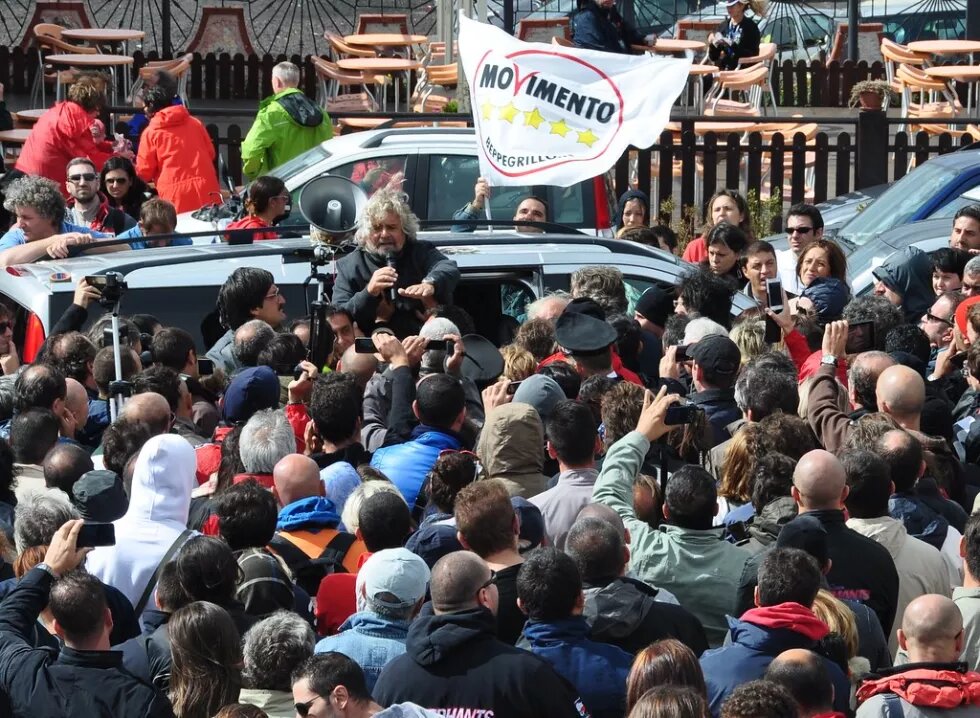 Beppe Grillo M5S Etna crateri silvestri 13.10.2012