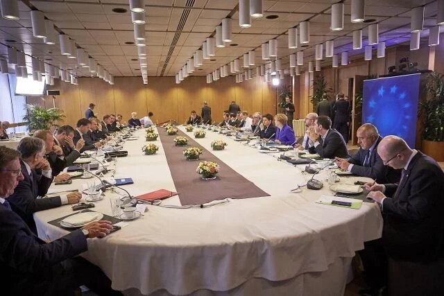 Informal Meeting of EU 27 Heads of State or Government - Roundtable Die Staats- und Regierungschefs der EU-27 beraten am Runden Tisch